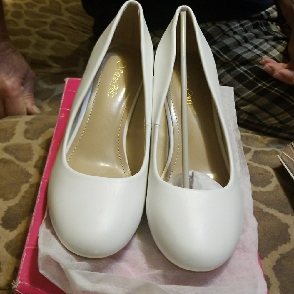 White wedding pumps size 9